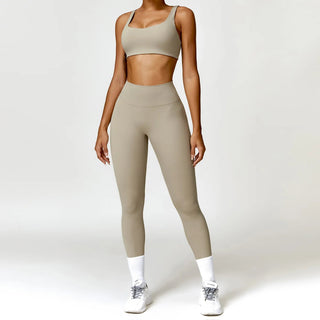 2PCS Women's Yoga Set: Seamless Long Sleeve Crop Top & Leggings - Diva Melody