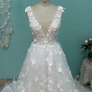 3D Flowers Lace Wedding Gown - Diva Melody