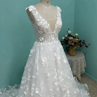 3D Flowers Lace Wedding Gown - Diva Melody