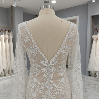 Vestido de novia rústico con diseño de mariposa