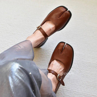 Leather Flats Split Toe Shoes - Diva Melody