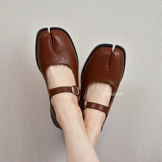 Leather Flats Split Toe Shoes - Diva Melody