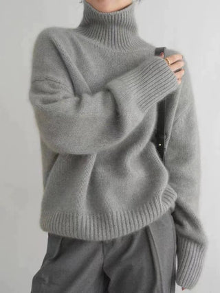 Loose Turtleneck Cashmere Sweater - Diva Melody