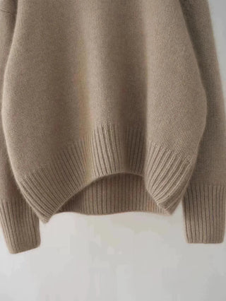 Loose Turtleneck Cashmere Sweater - Diva Melody