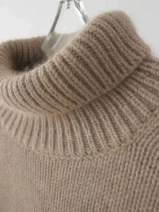 Loose Turtleneck Cashmere Sweater - Diva Melody