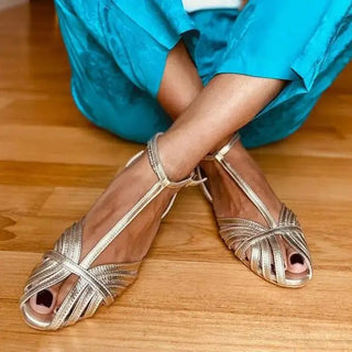 Open Toe Buckle Low Heel Sandals - Diva Melody