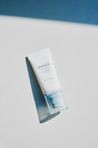 [Skin1004] Madagascar Centella Hyalu-Cica Water-Fit Sun Serum 50ml - Diva Melody