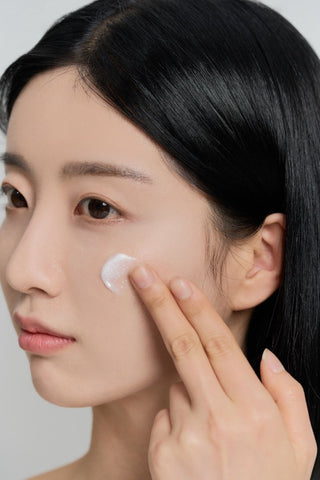[Skin1004] Madagascar Centella Tone Brightening Capsule Cream 75ml - Diva Melody