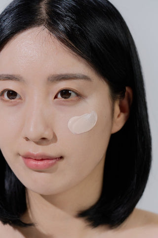 [Skin1004] Madagascar Centella Tone Brightening Tone-Up Sunscreen 50ml - Diva Melody