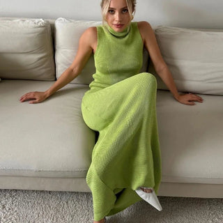 Sleeveless Knit Turtleneck Top & Slim Skirt Set - Diva Melody